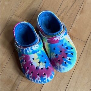 Crocs Tie-Dye Fuzzy Clogs